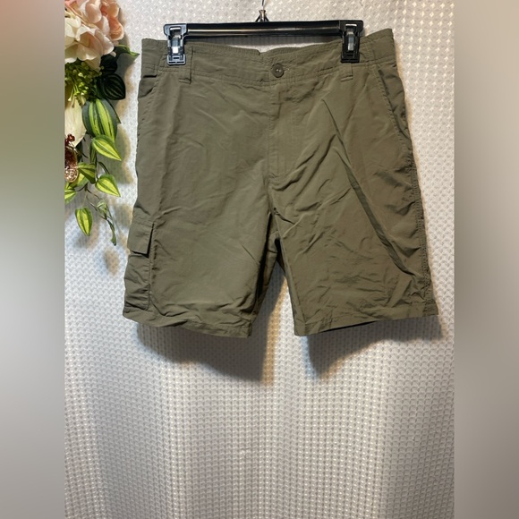 Columbia Other - Columbia Men's Cargo Shorts in Olive